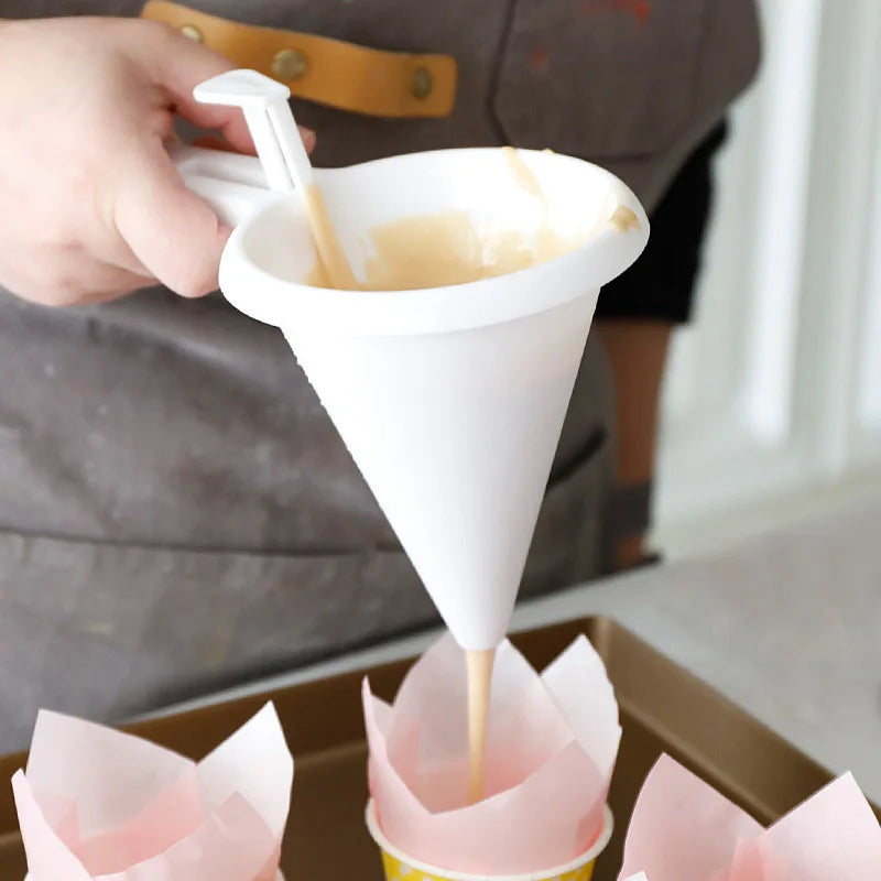 Adjustable Baking Funnel